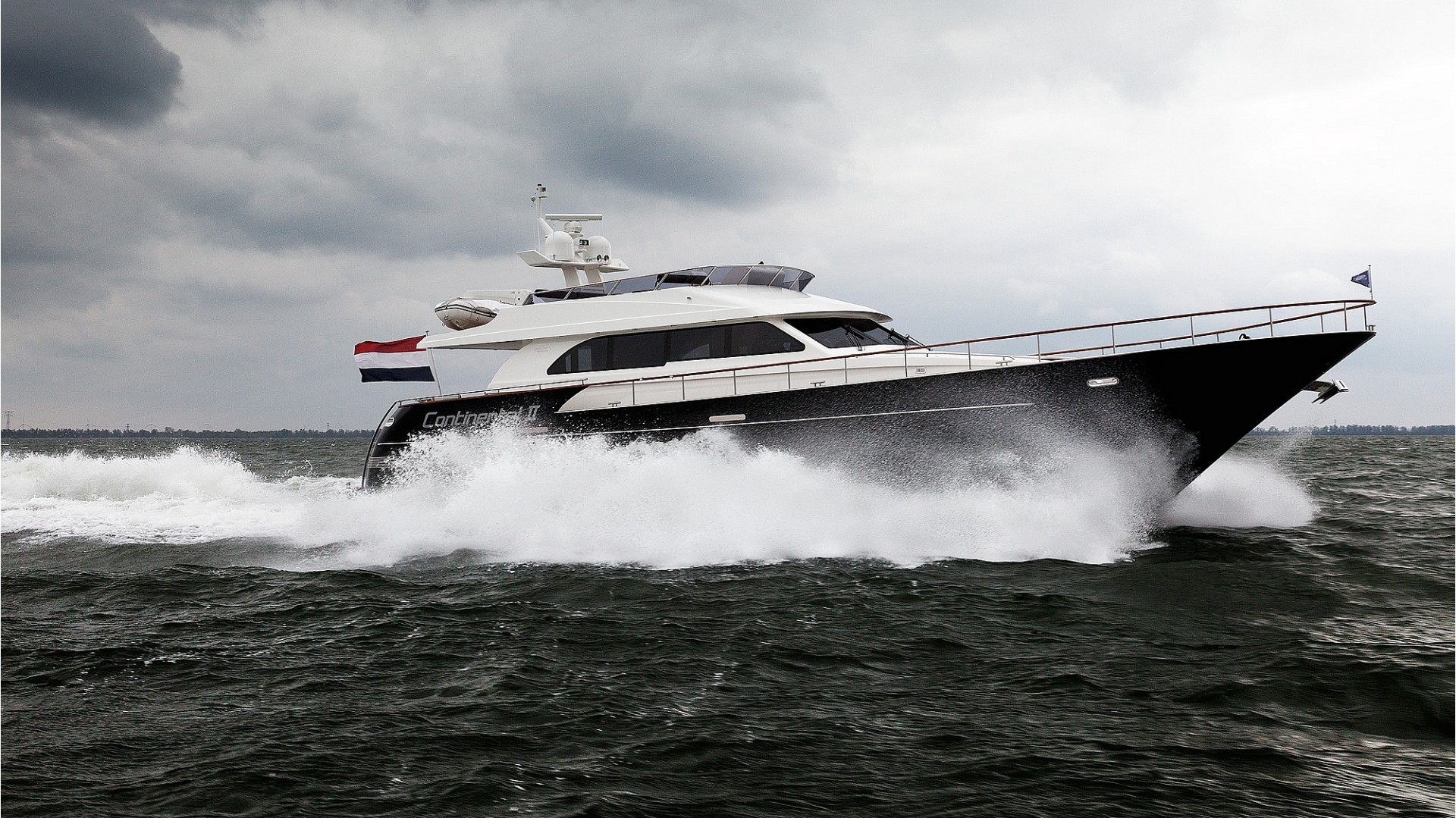 Van der Valk Continental II M.Y ALISA