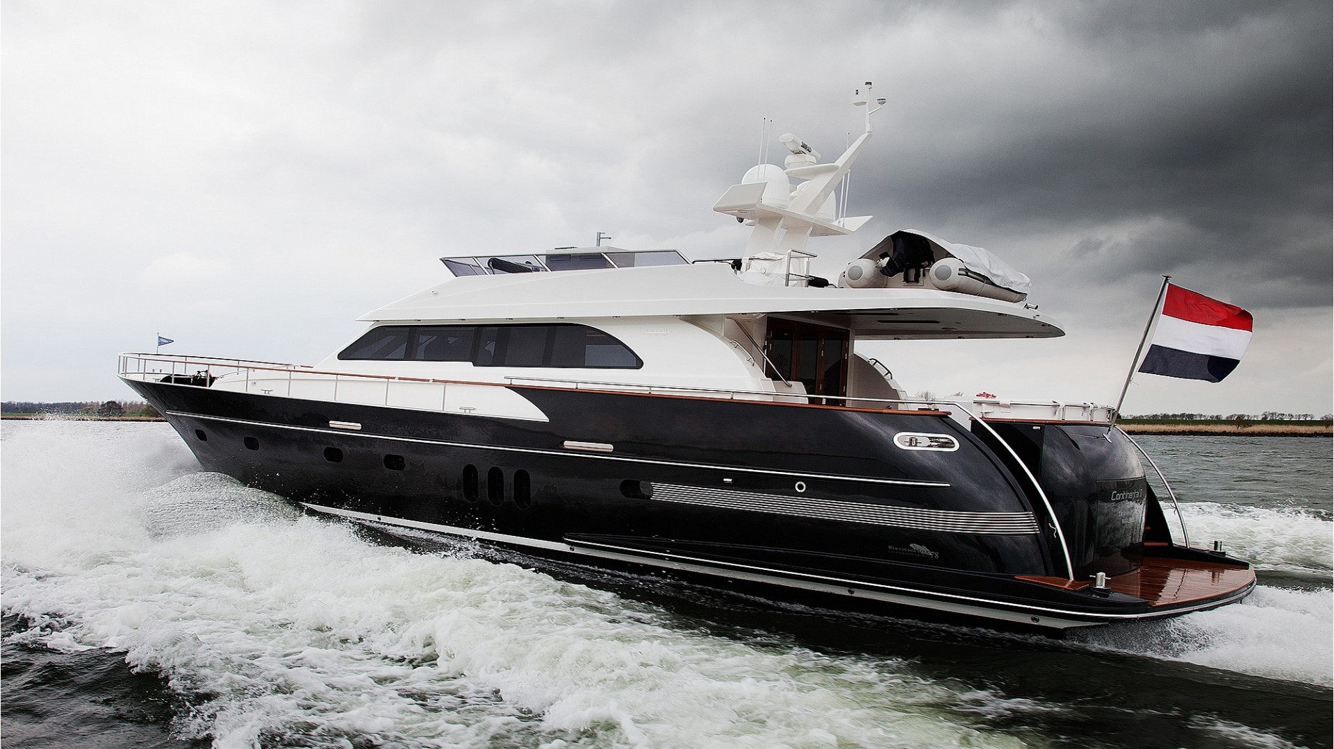 Van der Valk Continental II M.Y ALISA